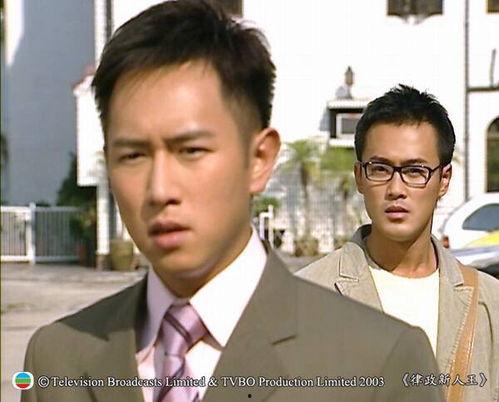 律政新人王,初入职场，挑战与成长并存的法界传奇